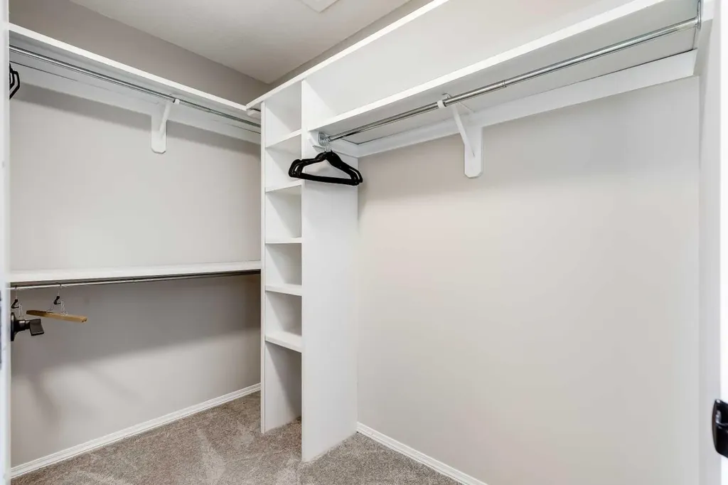 540 Shawinigan Drive SW Calgary AB T2Y 2G1