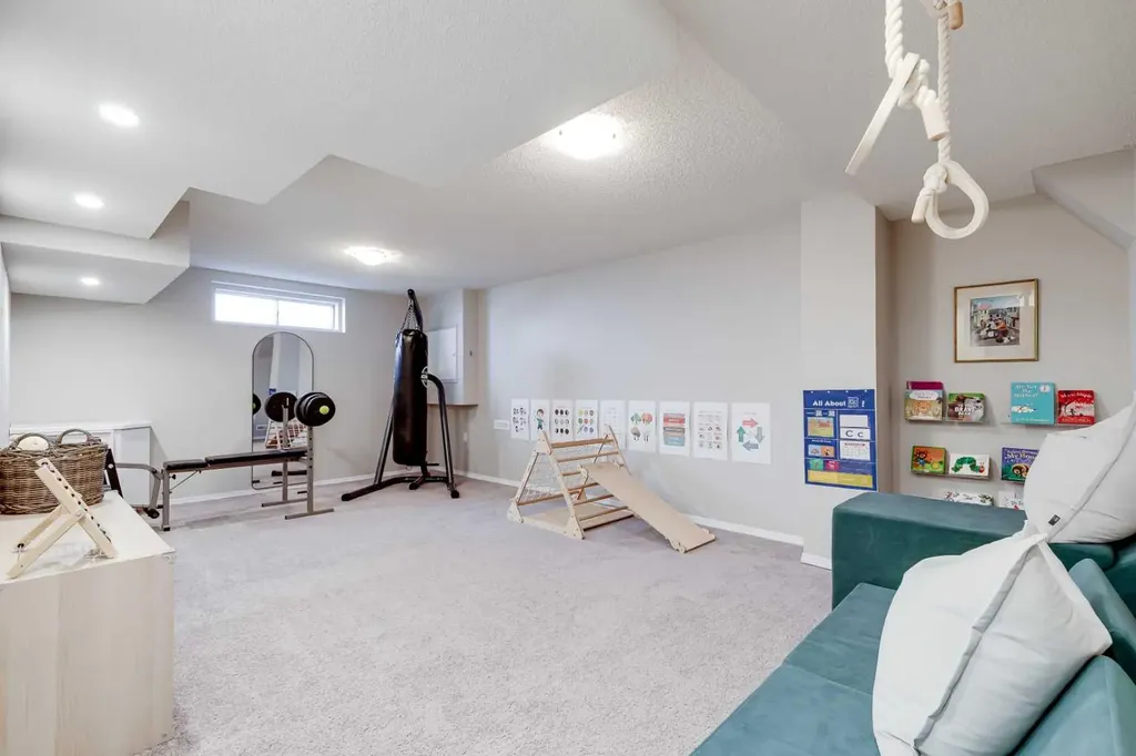 540 Shawinigan Drive SW Calgary AB T2Y 2G1