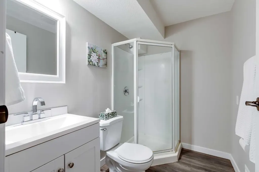 540 Shawinigan Drive SW Calgary AB T2Y 2G1