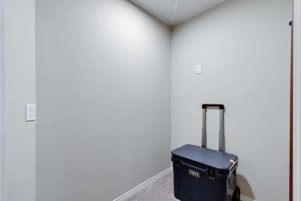 540 Shawinigan Drive SW Calgary AB T2Y 2G1