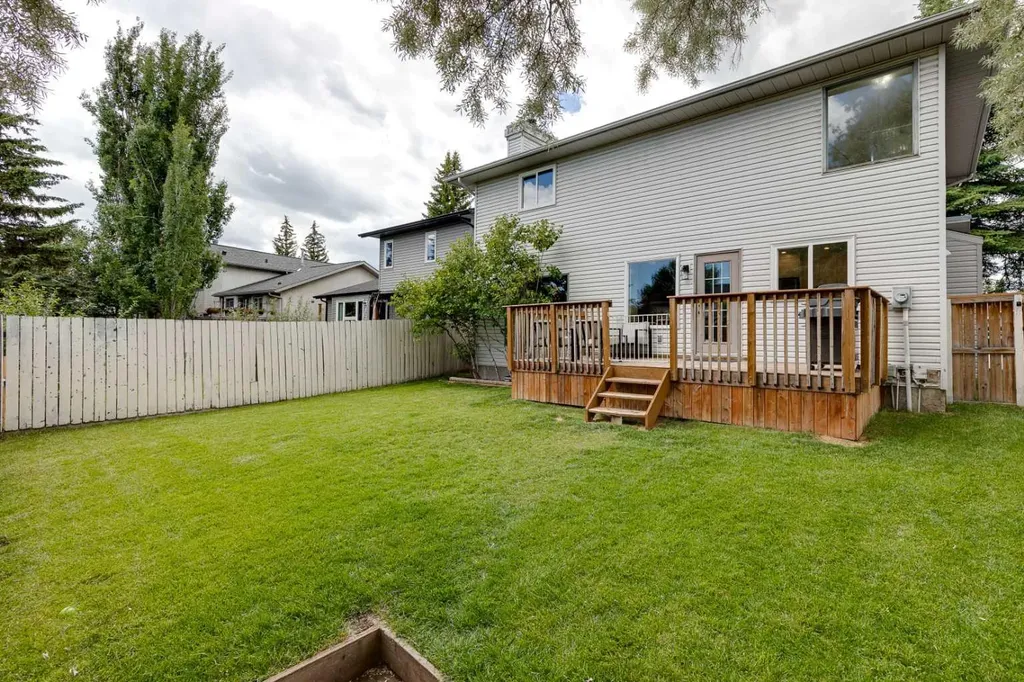540 Shawinigan Drive SW Calgary AB T2Y 2G1
