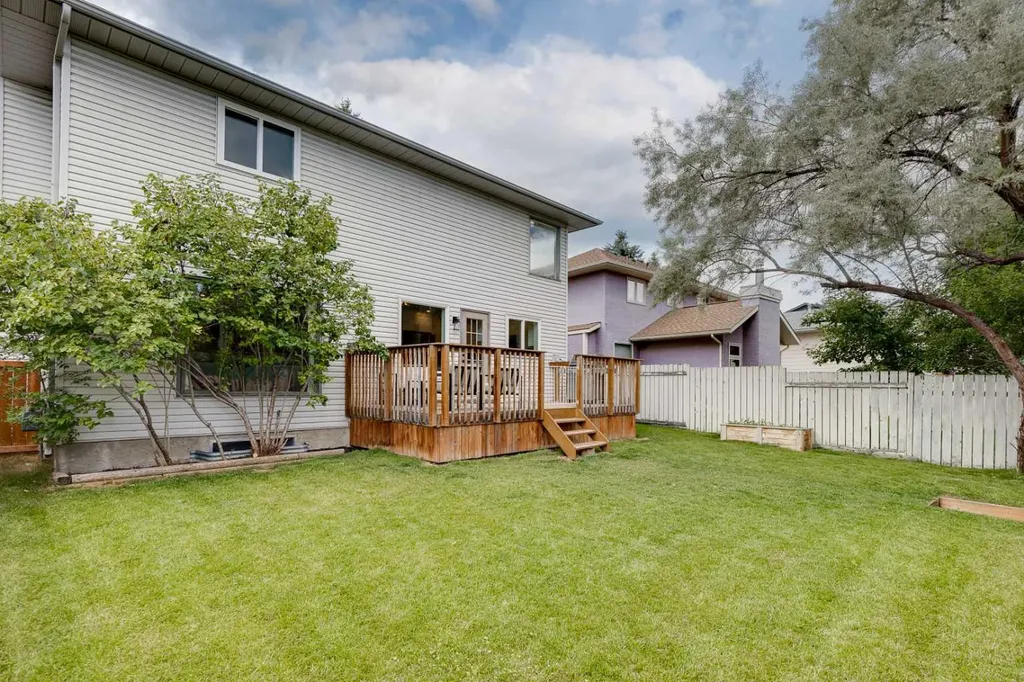 540 Shawinigan Drive SW Calgary AB T2Y 2G1