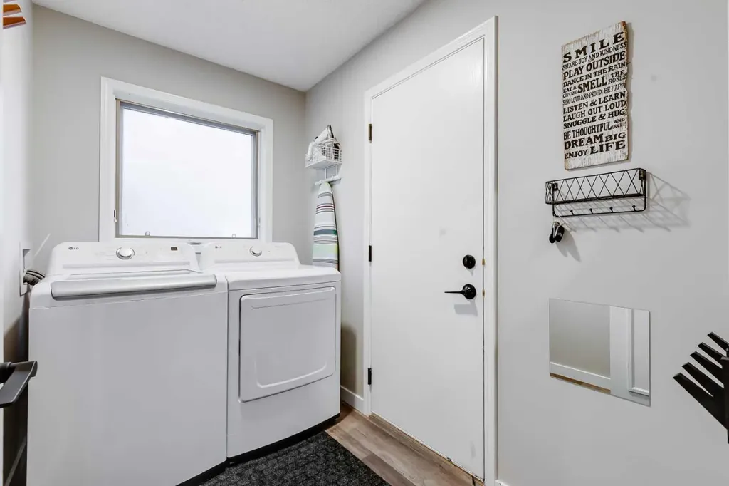 540 Shawinigan Drive SW Calgary AB T2Y 2G1