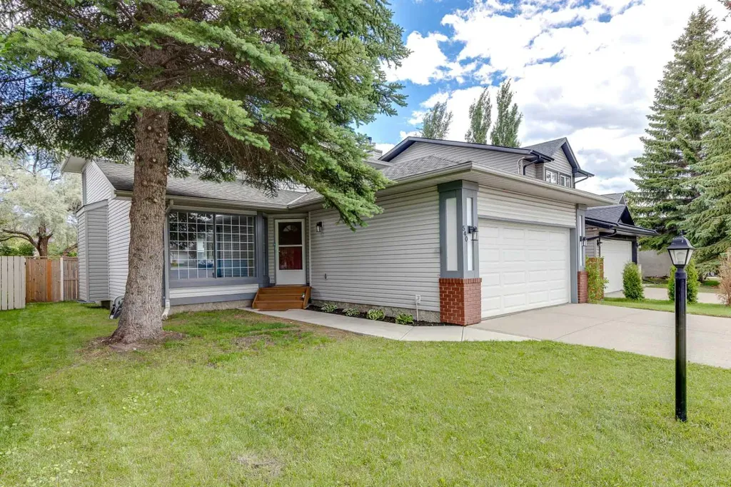 540 Shawinigan Drive SW Calgary AB T2Y 2G1