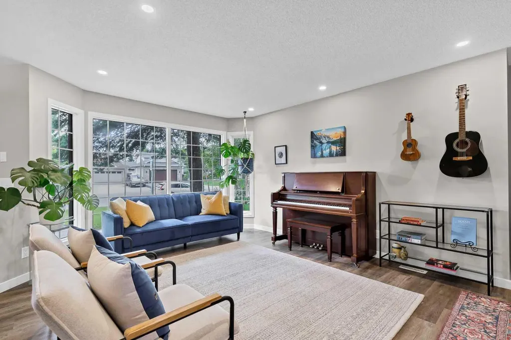 540 Shawinigan Drive SW Calgary AB T2Y 2G1