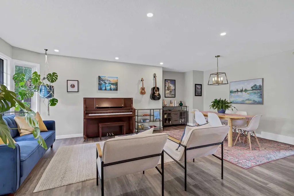 540 Shawinigan Drive SW Calgary AB T2Y 2G1