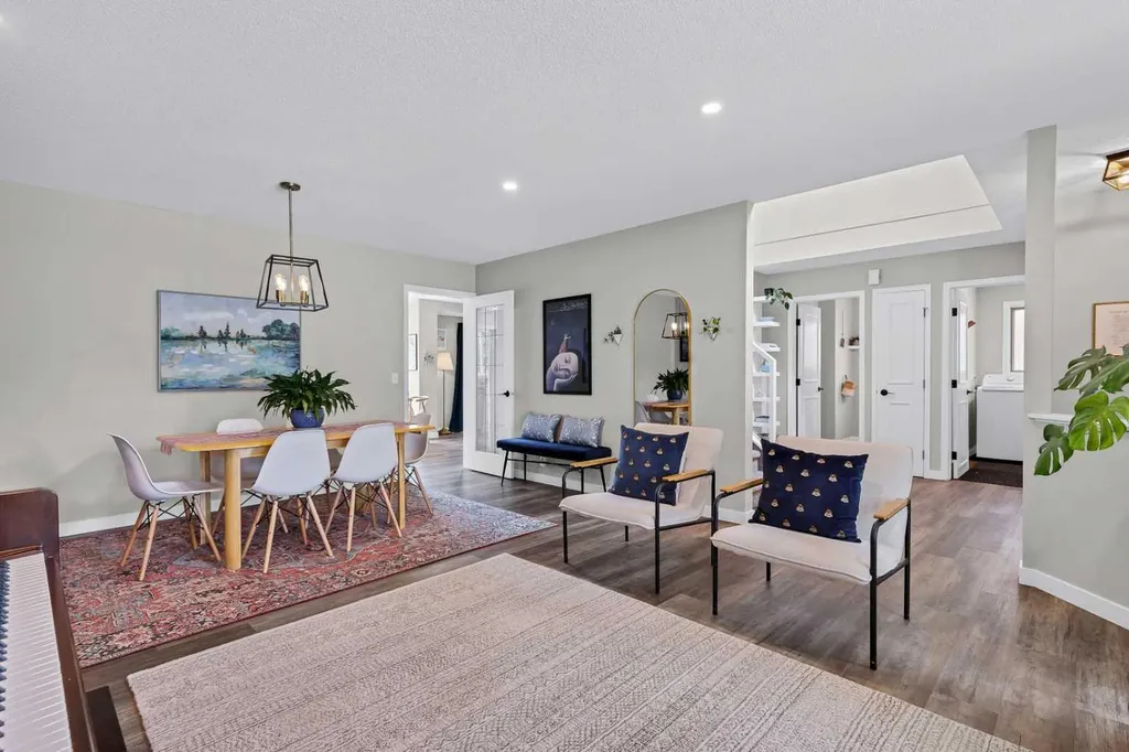 540 Shawinigan Drive SW Calgary AB T2Y 2G1