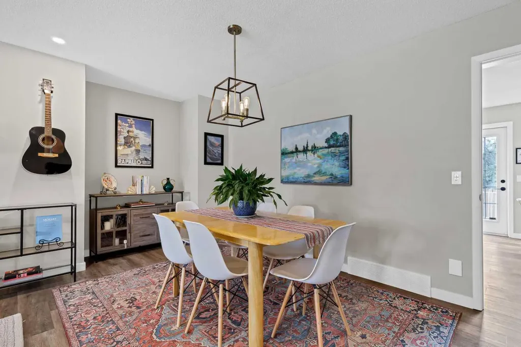 540 Shawinigan Drive SW Calgary AB T2Y 2G1