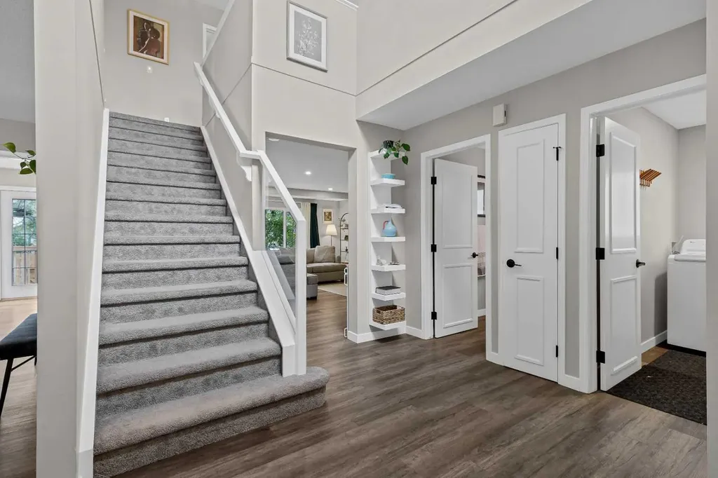 540 Shawinigan Drive SW Calgary AB T2Y 2G1
