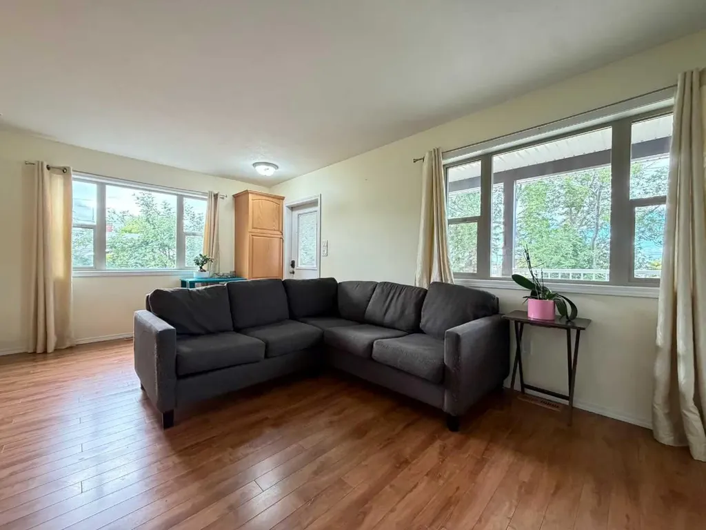 906 3 Avenue Beaverlodge AB T0H0C0