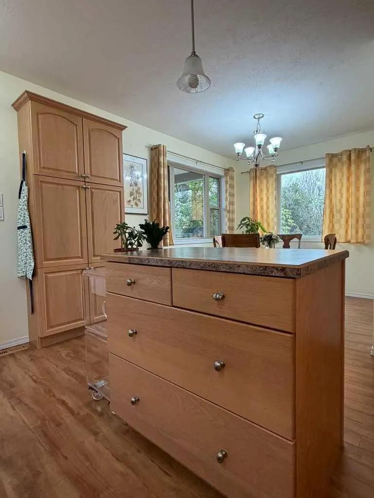 906 3 Avenue Beaverlodge AB T0H0C0
