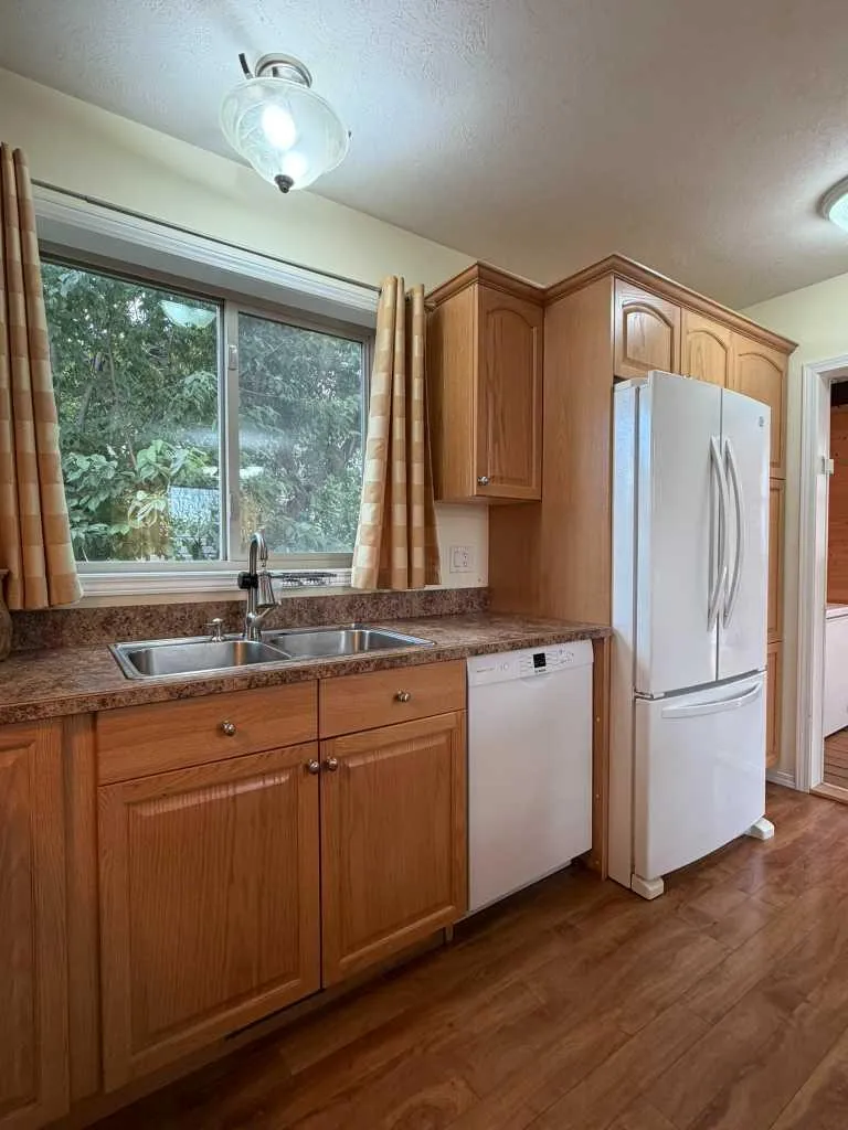 906 3 Avenue Beaverlodge AB T0H0C0