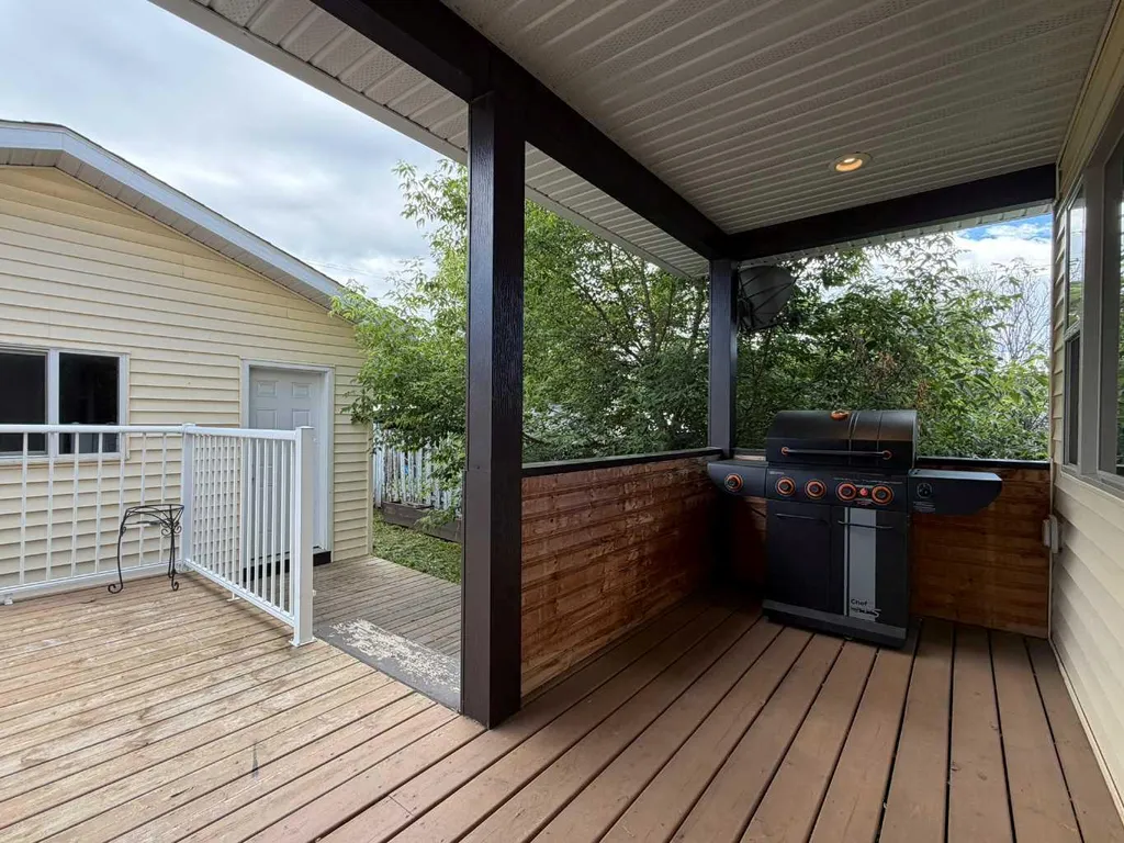 906 3 Avenue Beaverlodge AB T0H0C0