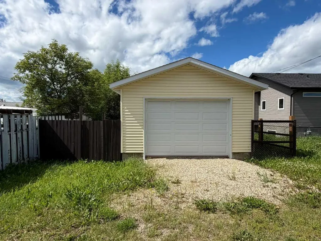906 3 Avenue Beaverlodge AB T0H0C0