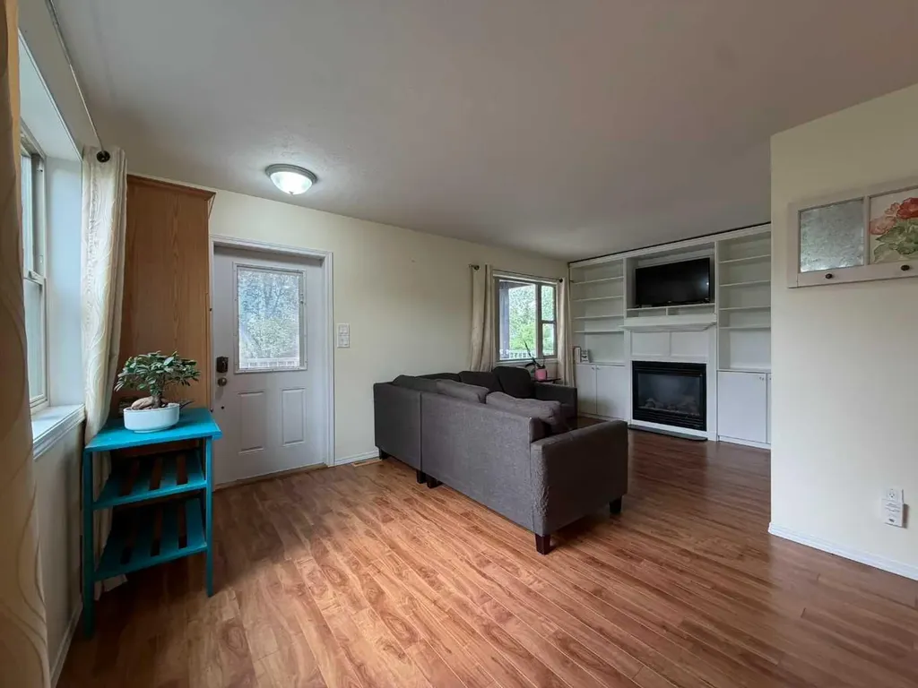 906 3 Avenue Beaverlodge AB T0H0C0