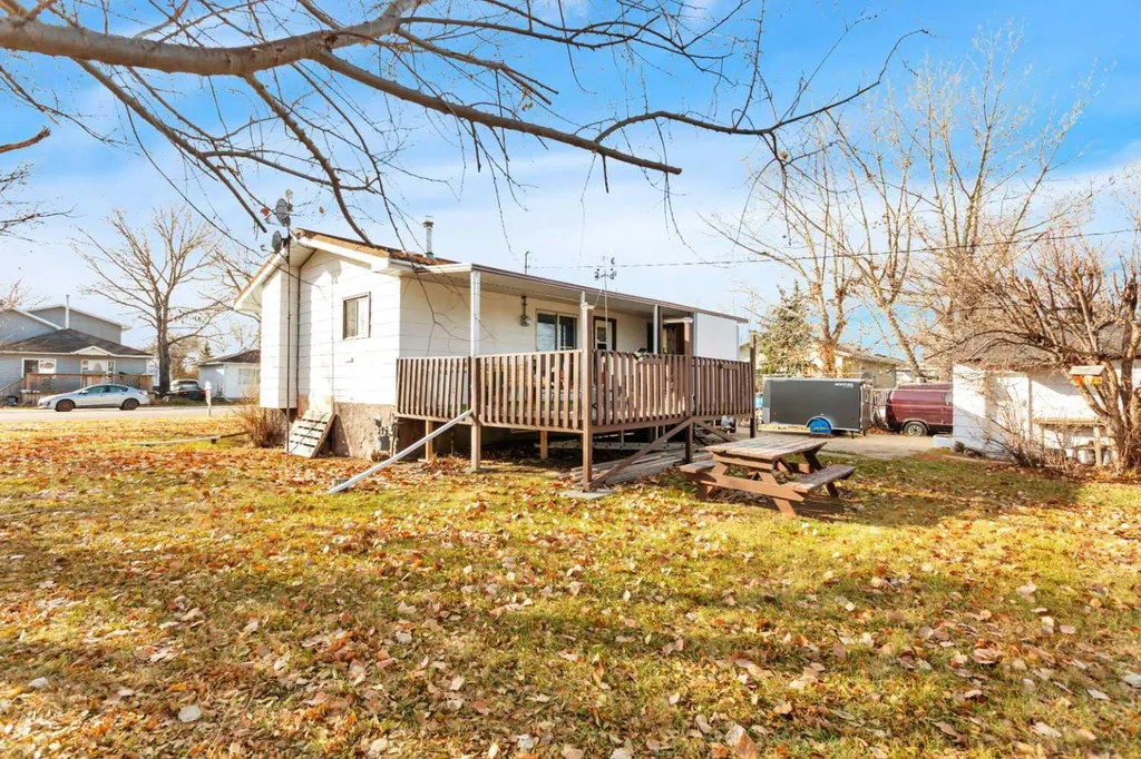 310 2 Avenue Youngstown AB T0J 3P0