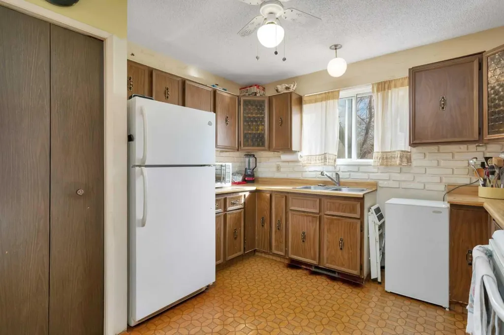 310 2 Avenue Youngstown AB T0J 3P0