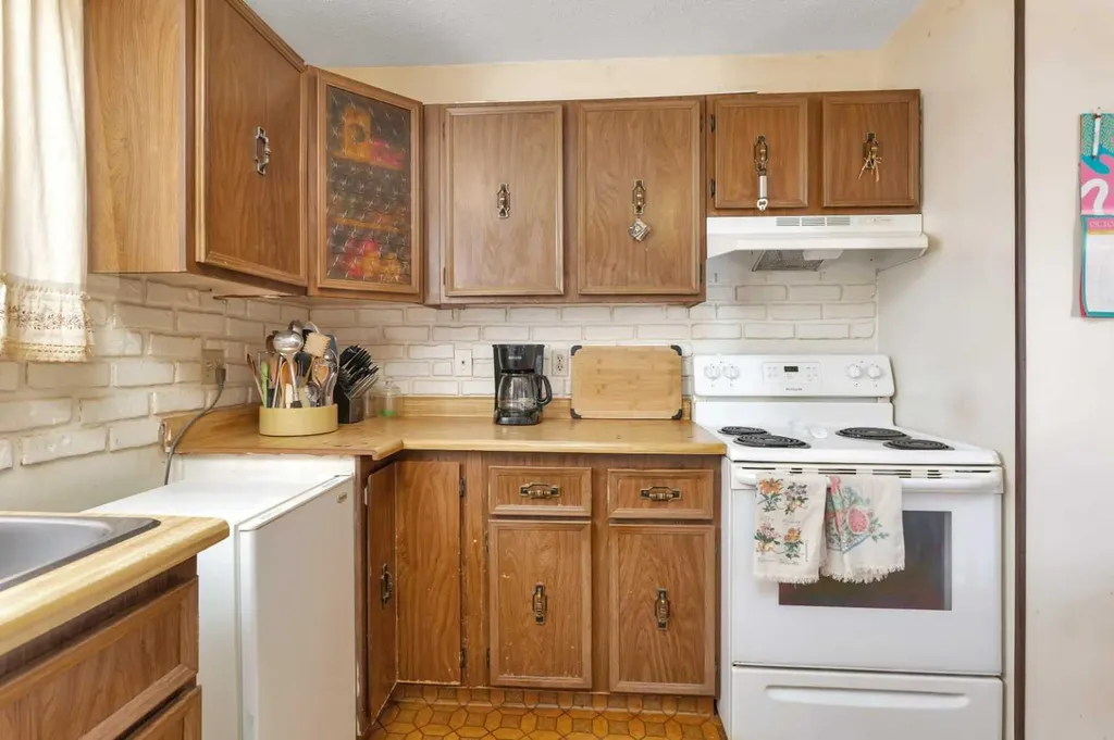 310 2 Avenue Youngstown AB T0J 3P0