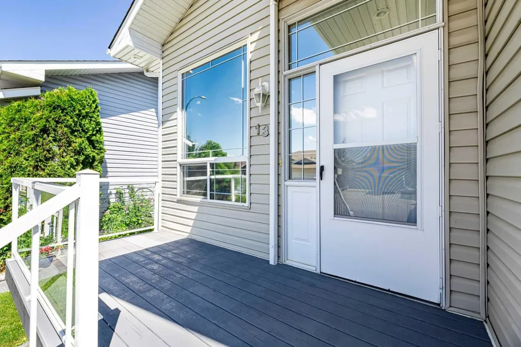 13 Duval Crescent Red Deer AB T4R 2Y7