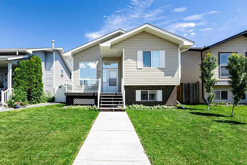 13 Duval Crescent Red Deer AB T4R 2Y7