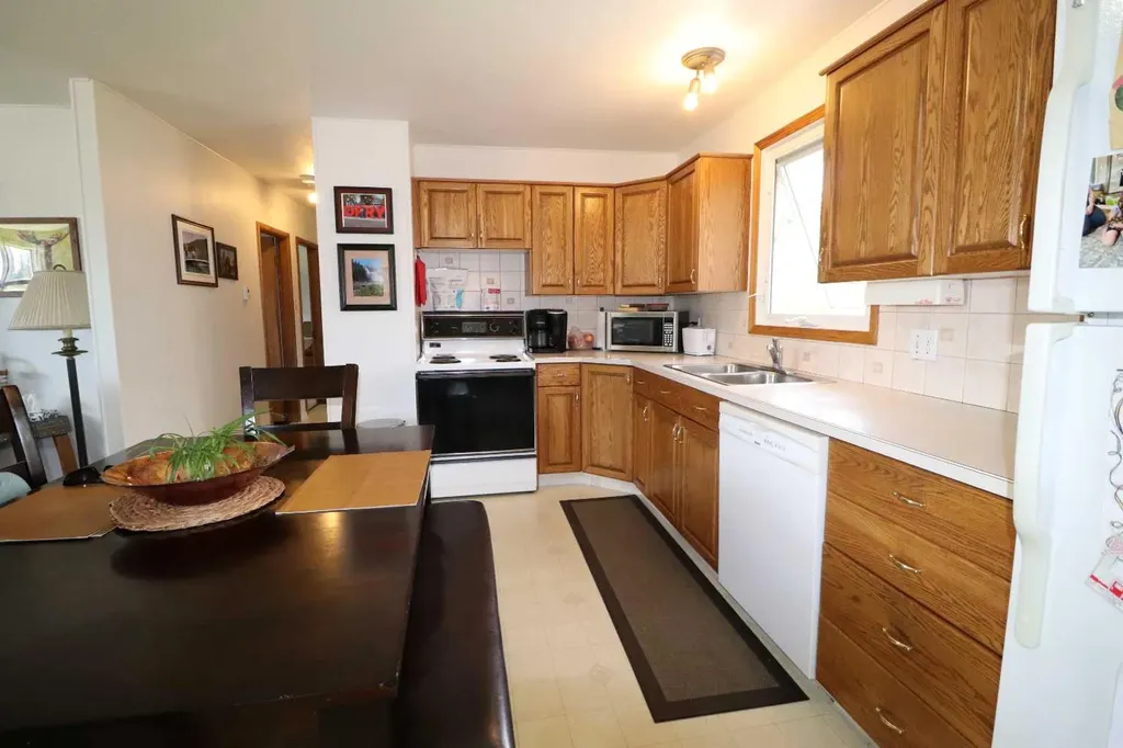 186 8 Street W Cardston AB T0K 0K0