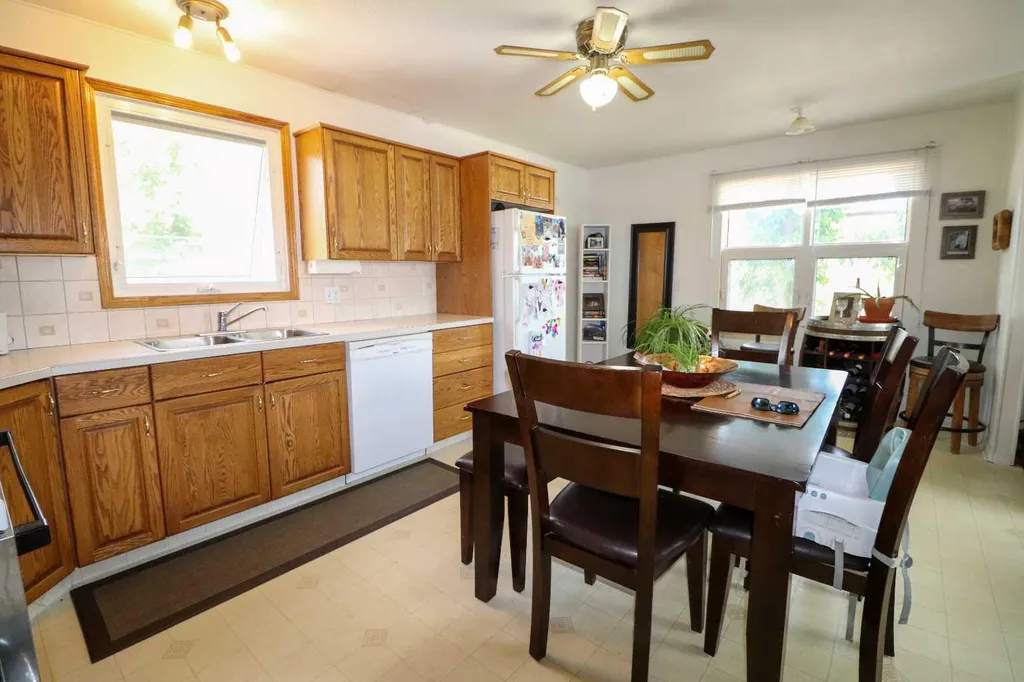 186 8 Street W Cardston AB T0K 0K0