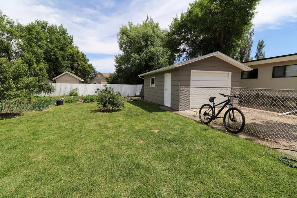 186 8 Street W Cardston AB T0K 0K0