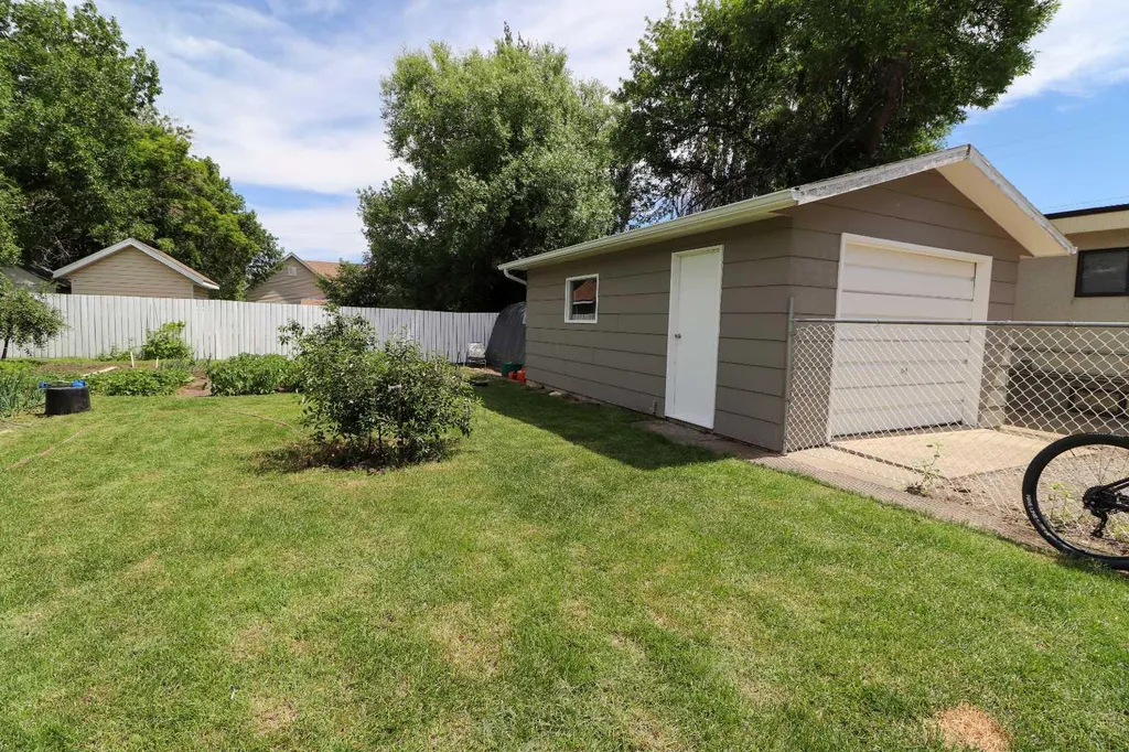 186 8 Street W Cardston AB T0K 0K0