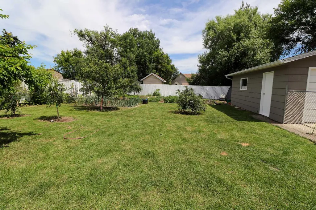 186 8 Street W Cardston AB T0K 0K0