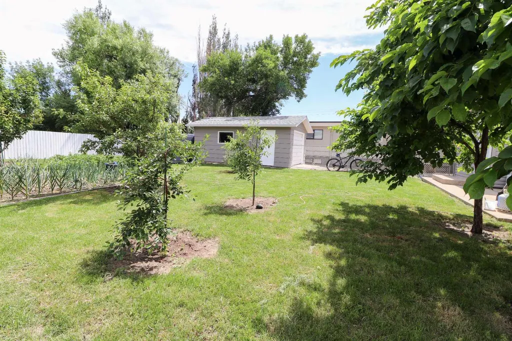 186 8 Street W Cardston AB T0K 0K0