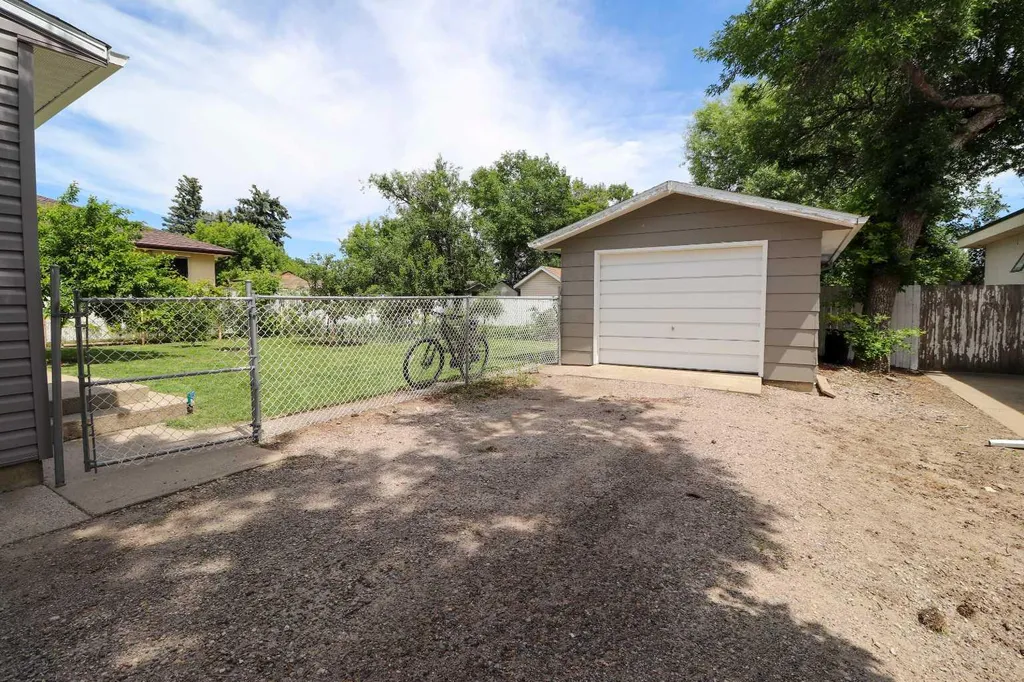 186 8 Street W Cardston AB T0K 0K0