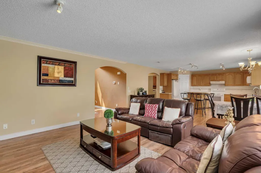 105 West Creek Pond Chestermere AB T1X 1H4