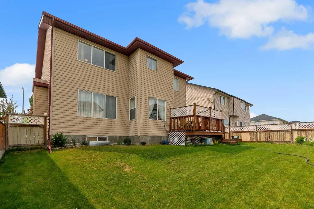 105 West Creek Pond Chestermere AB T1X 1H4