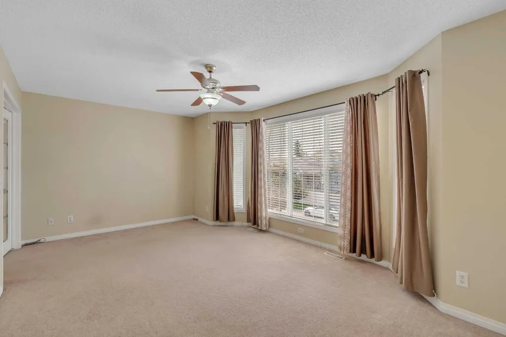 105 West Creek Pond Chestermere AB T1X 1H4