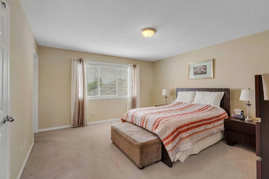 105 West Creek Pond Chestermere AB T1X 1H4