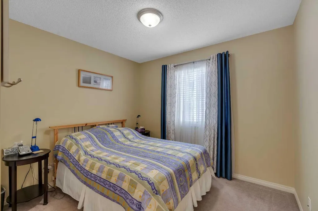 105 West Creek Pond Chestermere AB T1X 1H4