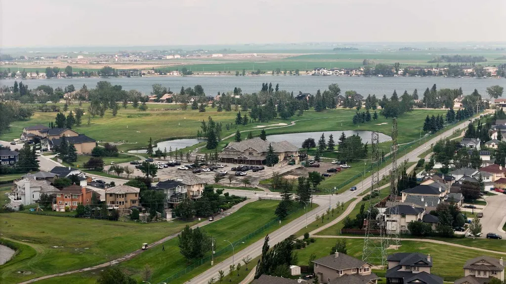 105 West Creek Pond Chestermere AB T1X 1H4