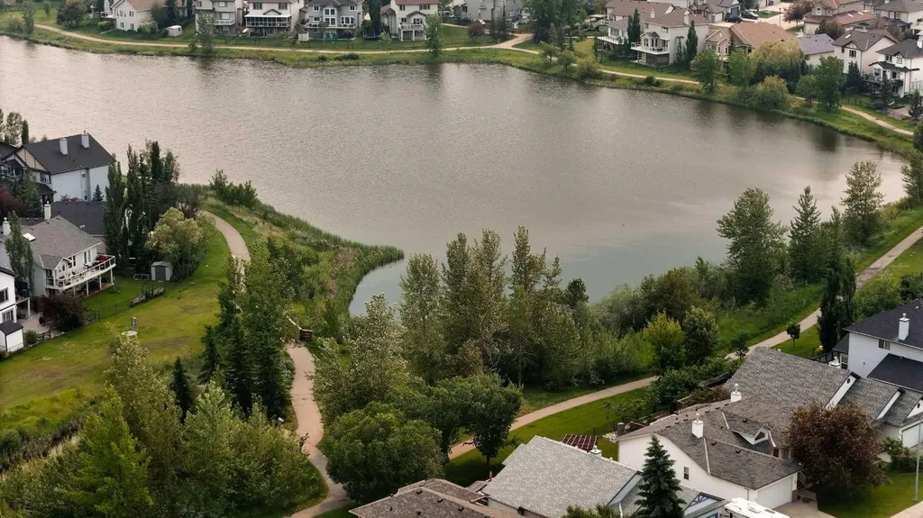 105 West Creek Pond Chestermere AB T1X 1H4