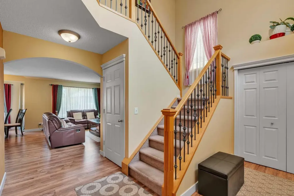 105 West Creek Pond Chestermere AB T1X 1H4