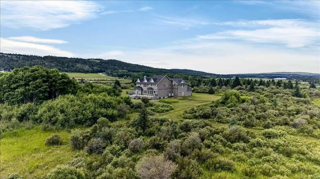240117 210 Avenue W Rural Foothills County AB T0L 1W4