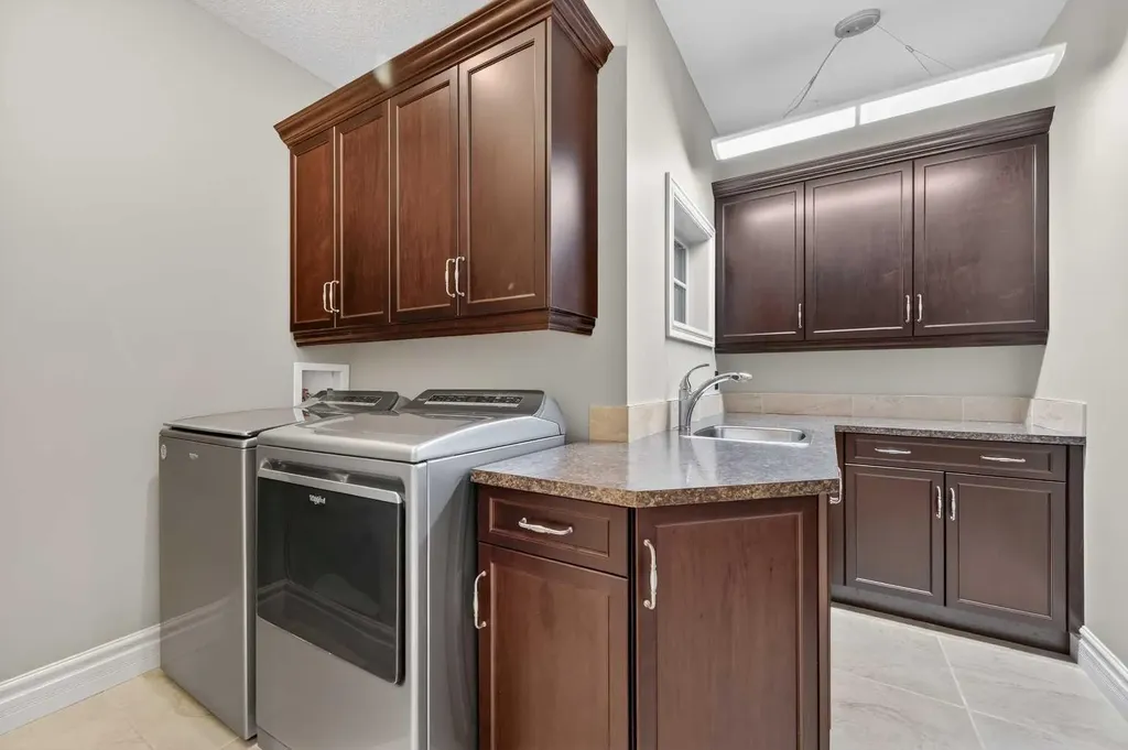 240117 210 Avenue W Rural Foothills County AB T0L 1W4