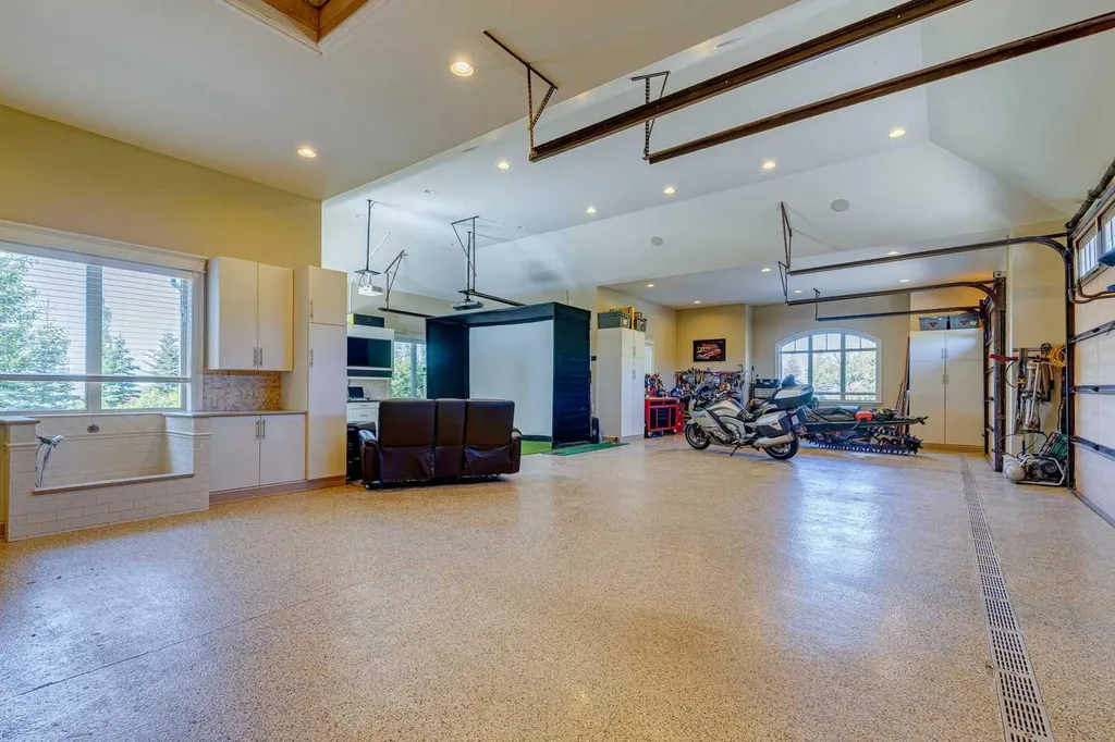 39 Red Willow Crescent W Rural Foothills County AB T1S 3J7