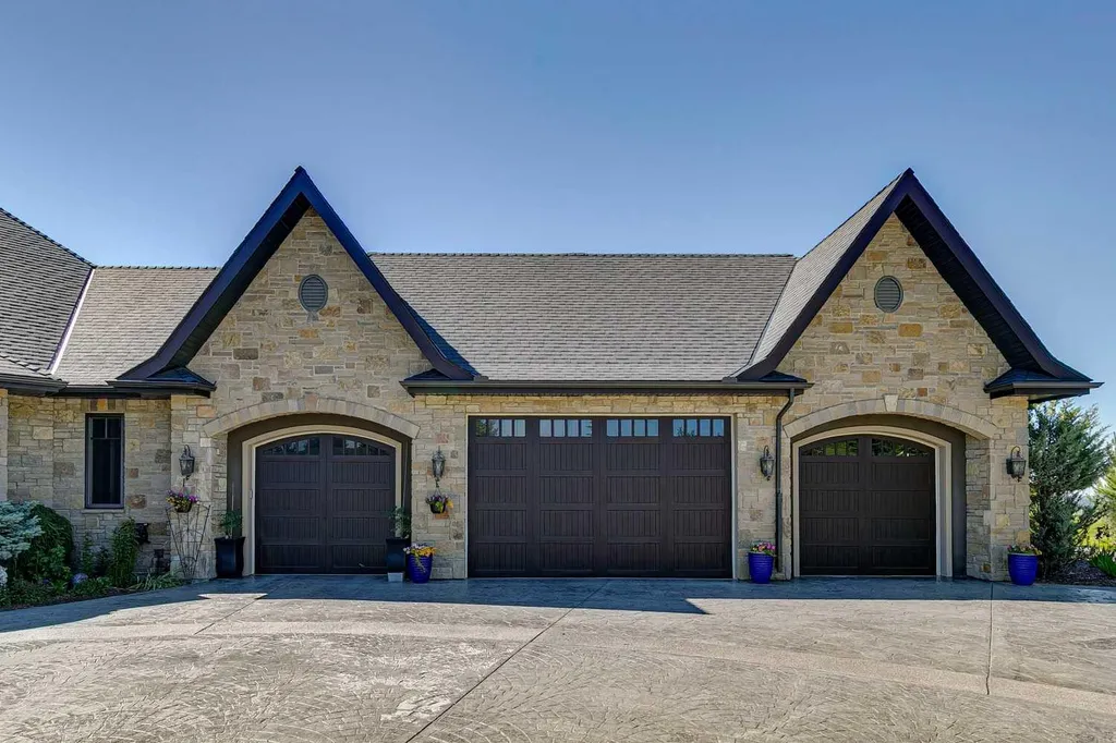 39 Red Willow Crescent W Rural Foothills County AB T1S 3J7