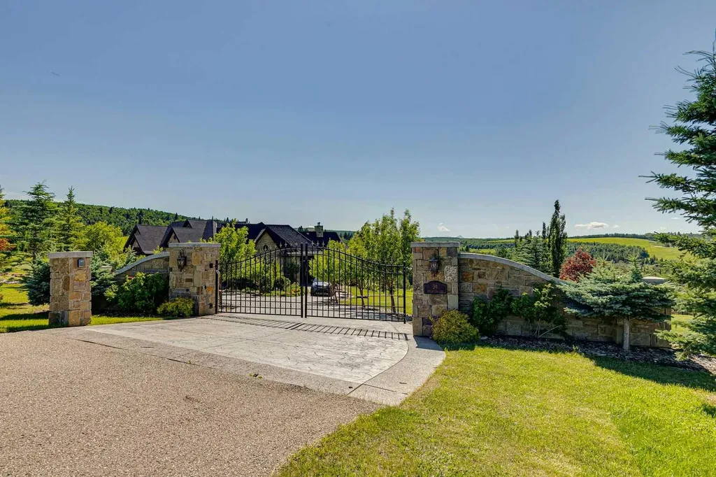 39 Red Willow Crescent W Rural Foothills County AB T1S 3J7