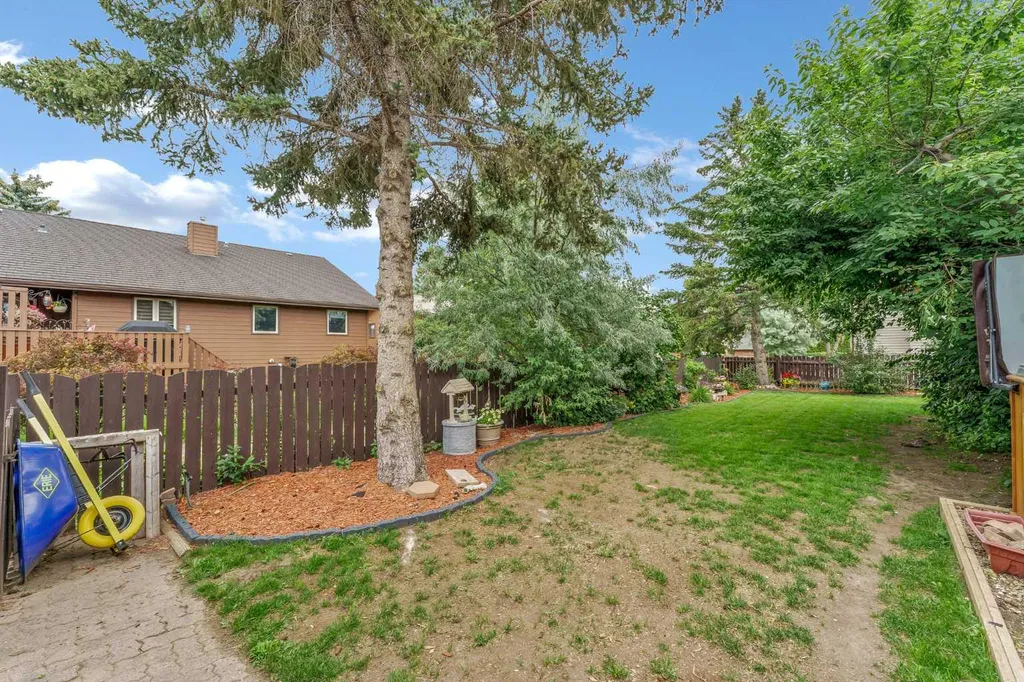 8 Ross View Bay SE Medicine Hat AB T1B3H9