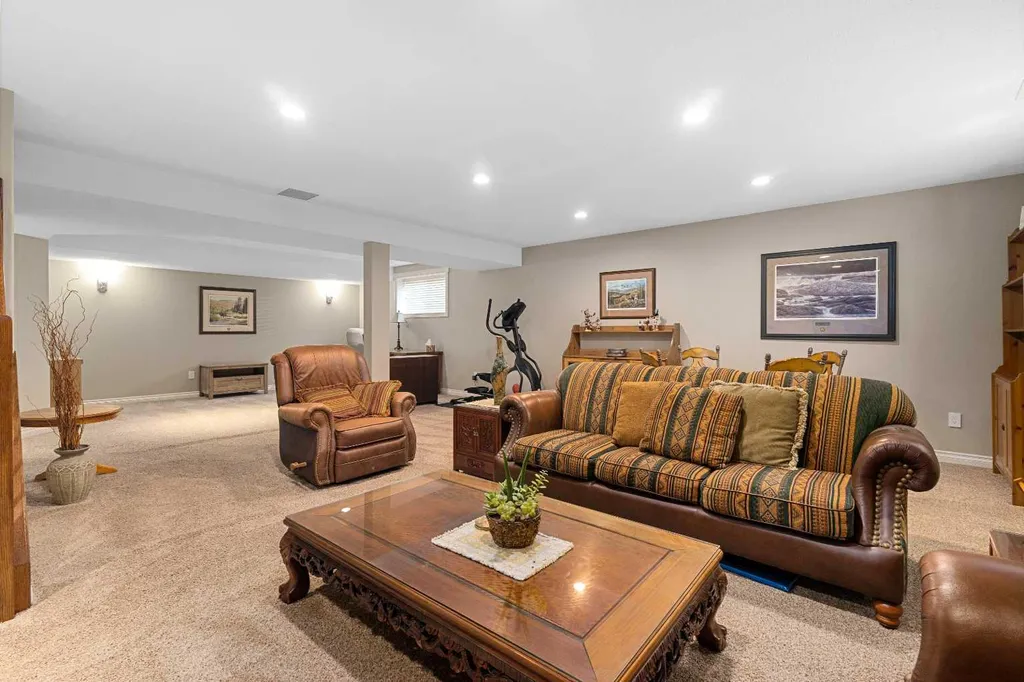 24 Vermont Close Olds AB T4H 0C3