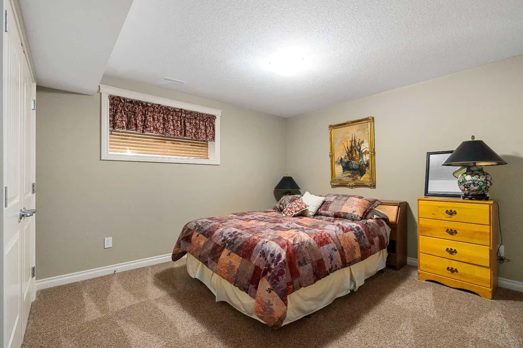 24 Vermont Close Olds AB T4H 0C3