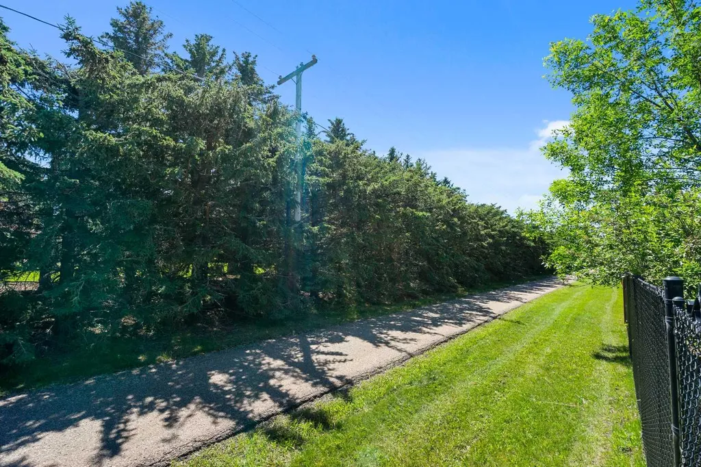 24 Vermont Close Olds AB T4H 0C3