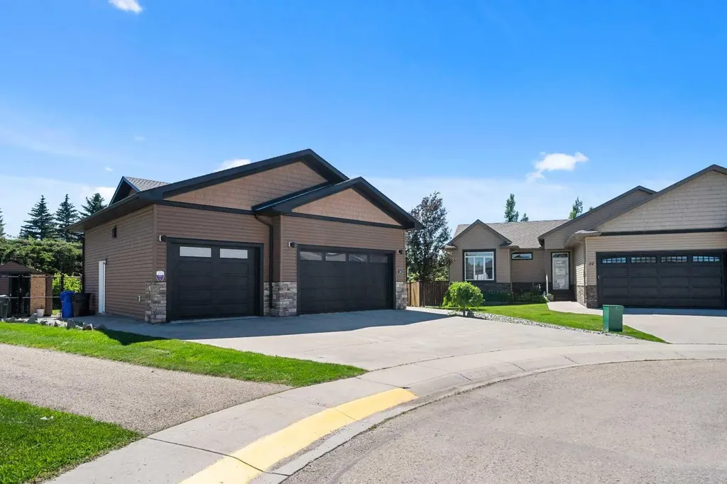 24 Vermont Close Olds AB T4H 0C3