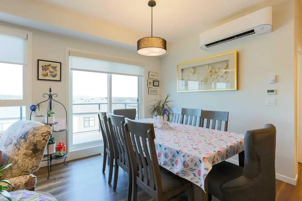 42 Cranbrook Gardens SE Calgary AB T3M 3N9